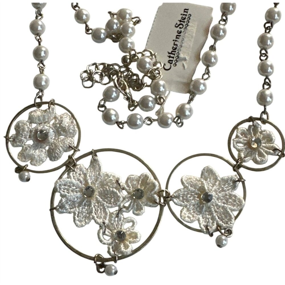 Faux Pearl Beaded Necklace Rhinestone Center Silvery Gold Tone Ring Lace Flowers